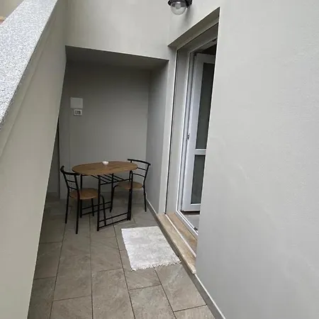 Le Pavoncelle Apartment *