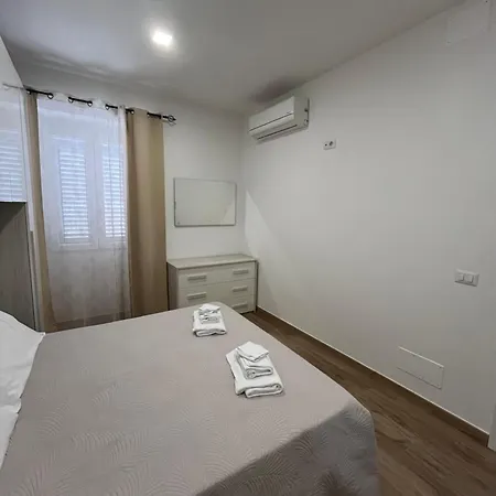 Le Pavoncelle Apartment *